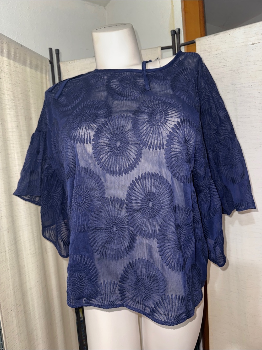 NWT Ted Baker Textured Shrug Top sz 5